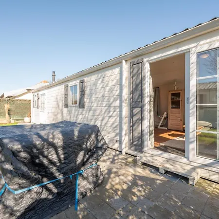 Charming Coastal Apartman