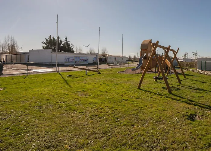 Charming Coastal Apartment *